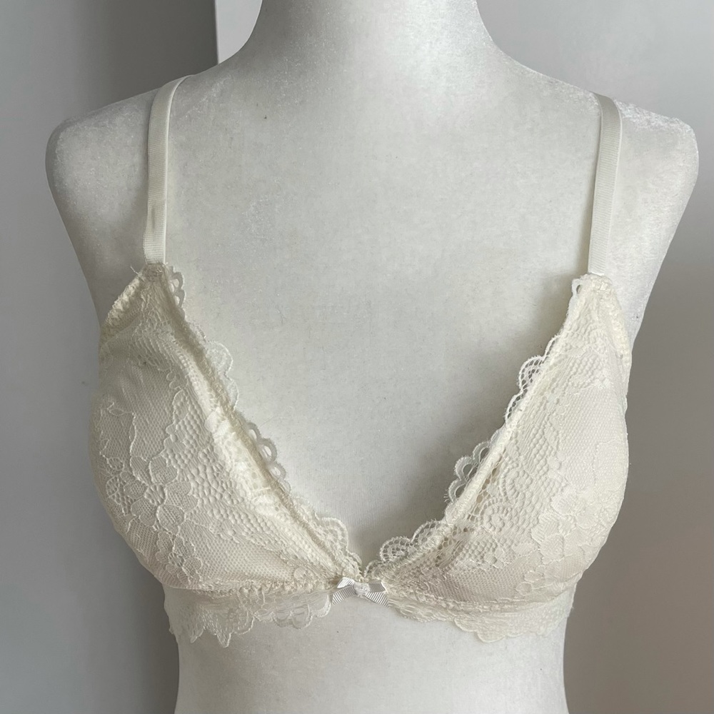 A&F lacy cross back bralette